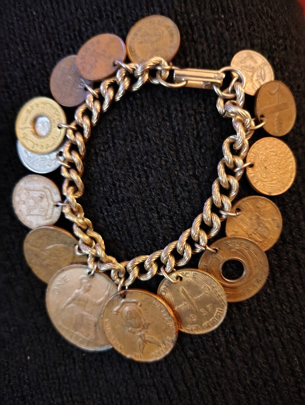 Vtg. Rare Gold Tone Coin Charm Bracelet
